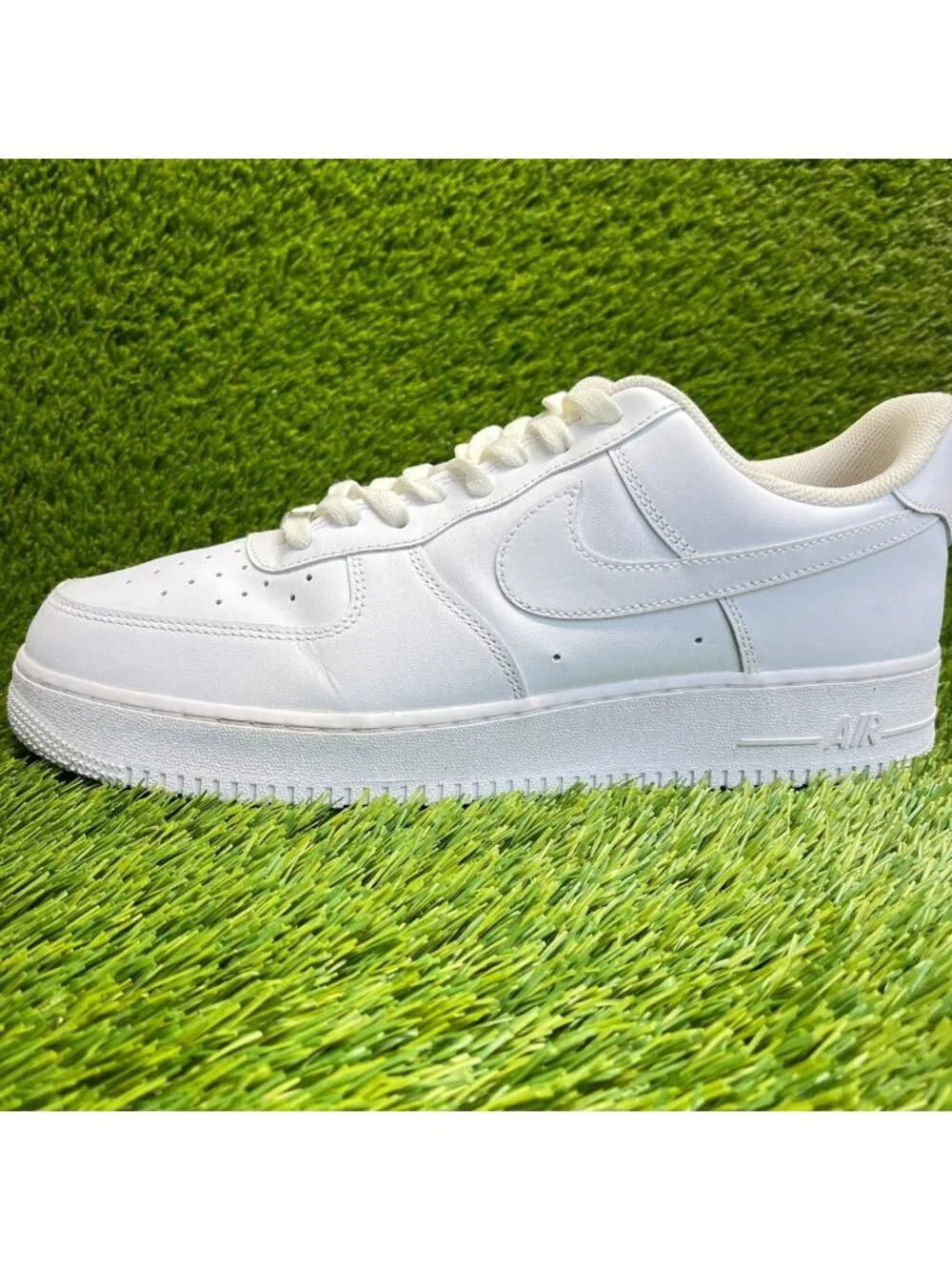 Nike Air Force 1 '07 Low Mens Size 13 White Athletic Lifestyle Shoes Sneakers